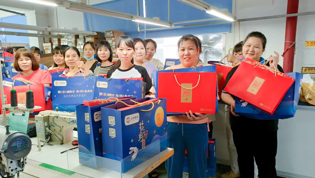 明月照千里，福利暖人心。東莞京福、京緯、京翼服裝有限公司發(fā)中秋節(jié)福利啦!(圖14)