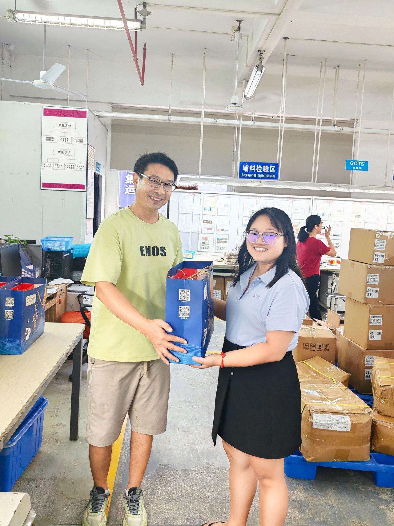 明月照千里，福利暖人心。東莞京福、京緯、京翼服裝有限公司發(fā)中秋節(jié)福利啦!(圖18)